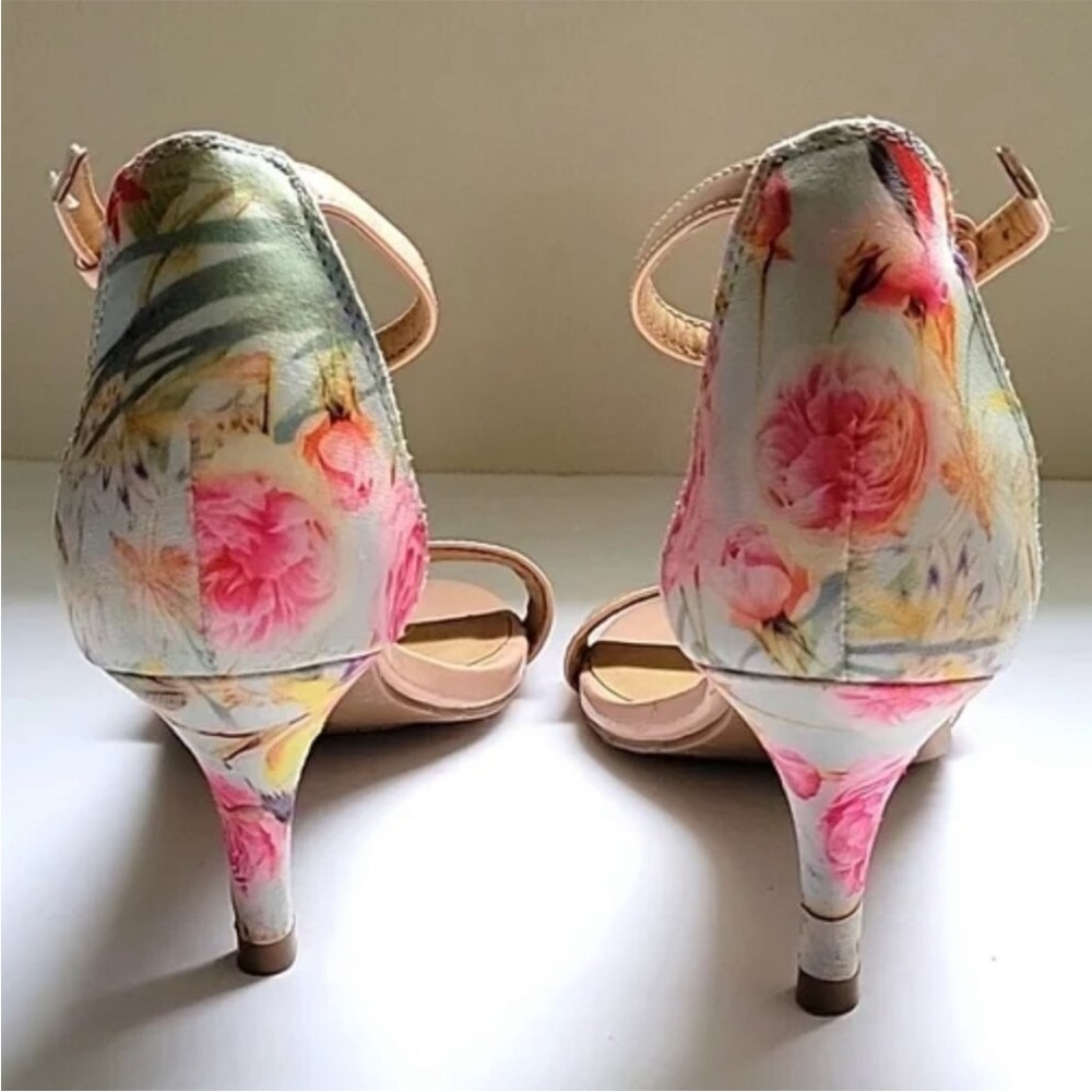 Floral Jody kitten heels - CL by Laundry size 7 US (37.5 UK)